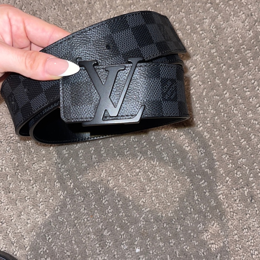 Like new men’s black checkered Louis Vuitton belt